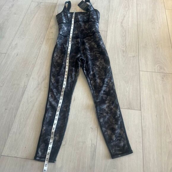 Fabletics frame Obsidian Tie Dye Texture jumpsuit size s - Picture 2 of 11